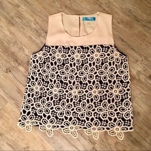 Francesca's Buttons Brand lace overlay medium tank